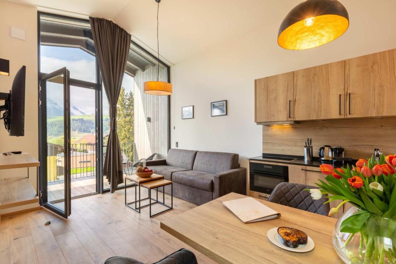 Emma Deluxe Aparthotel Ganzjaehrig Beheizter Aussenpool Piesendorf Buitenkant foto
