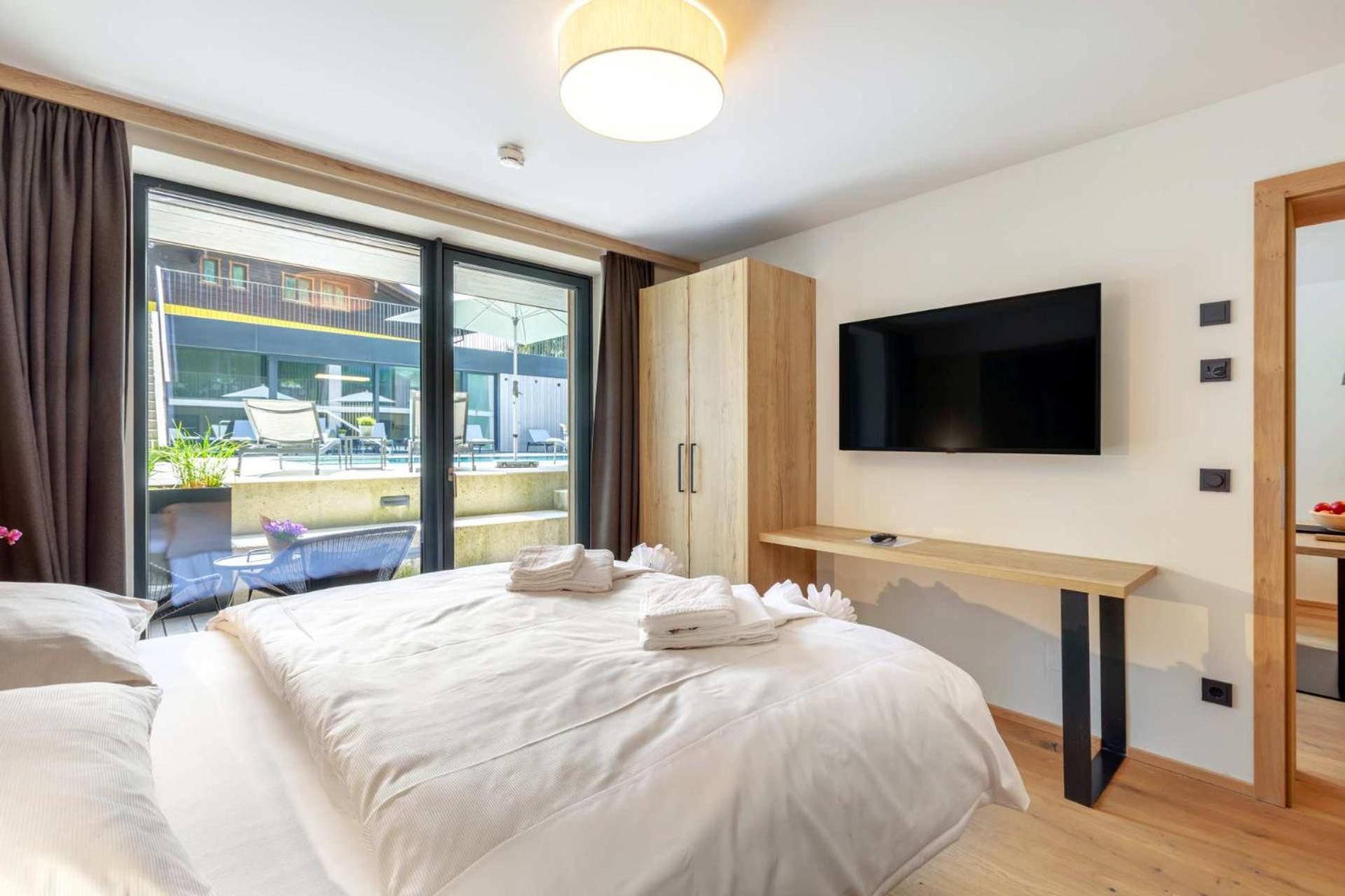 Emma Deluxe Aparthotel Ganzjaehrig Beheizter Aussenpool Piesendorf Kamer foto