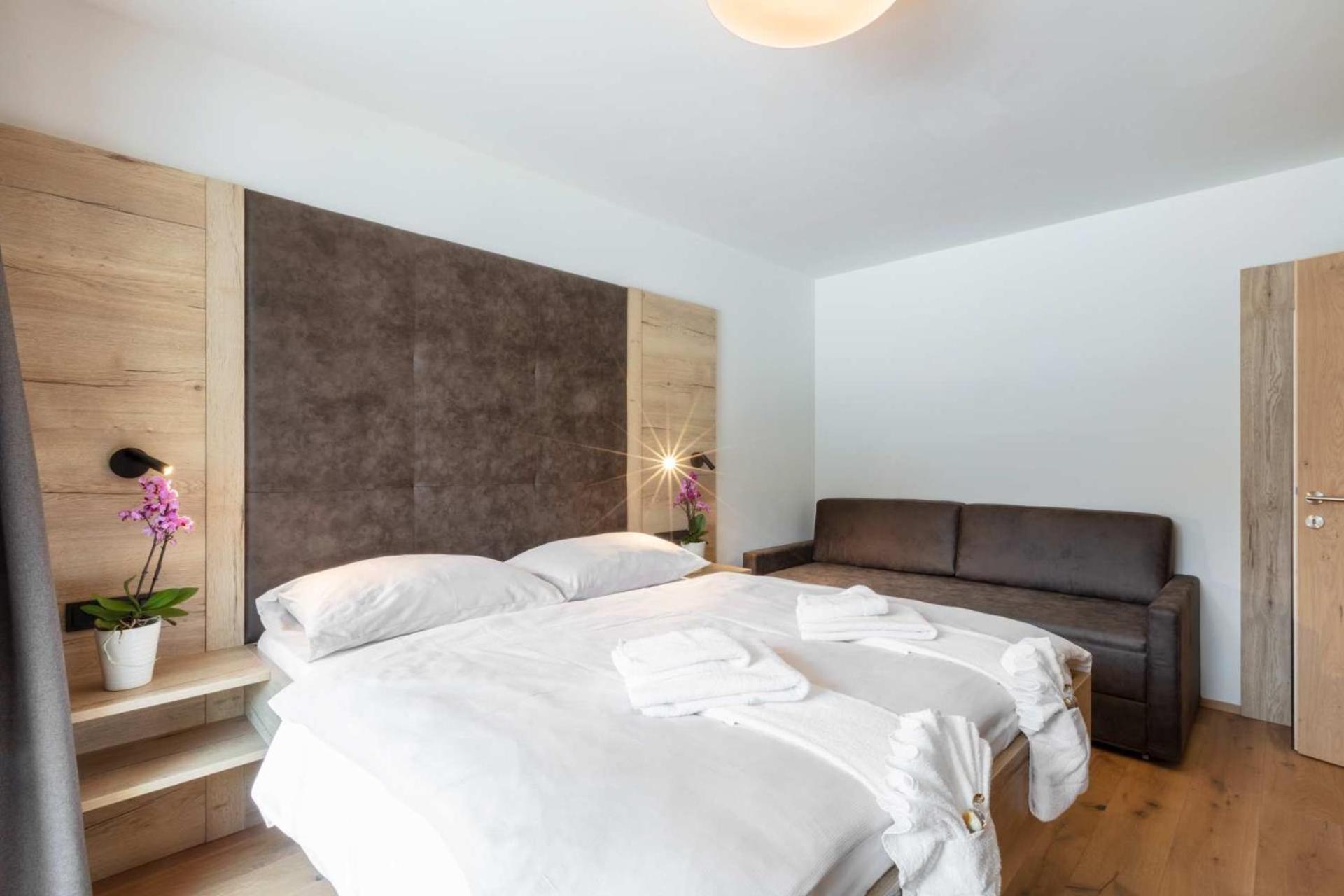 Emma Deluxe Aparthotel Ganzjaehrig Beheizter Aussenpool Piesendorf Kamer foto