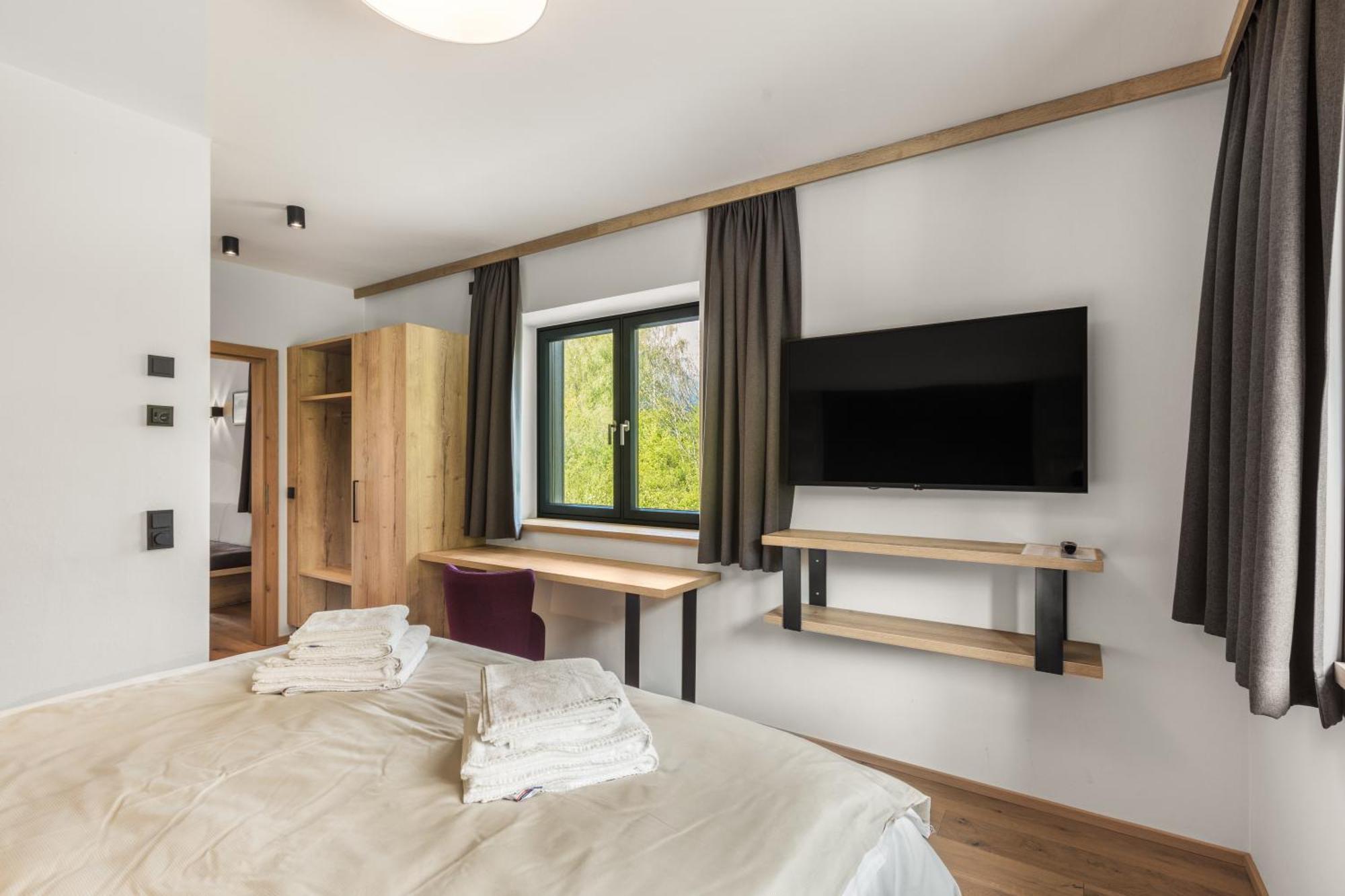 Emma Deluxe Aparthotel Ganzjaehrig Beheizter Aussenpool Piesendorf Buitenkant foto
